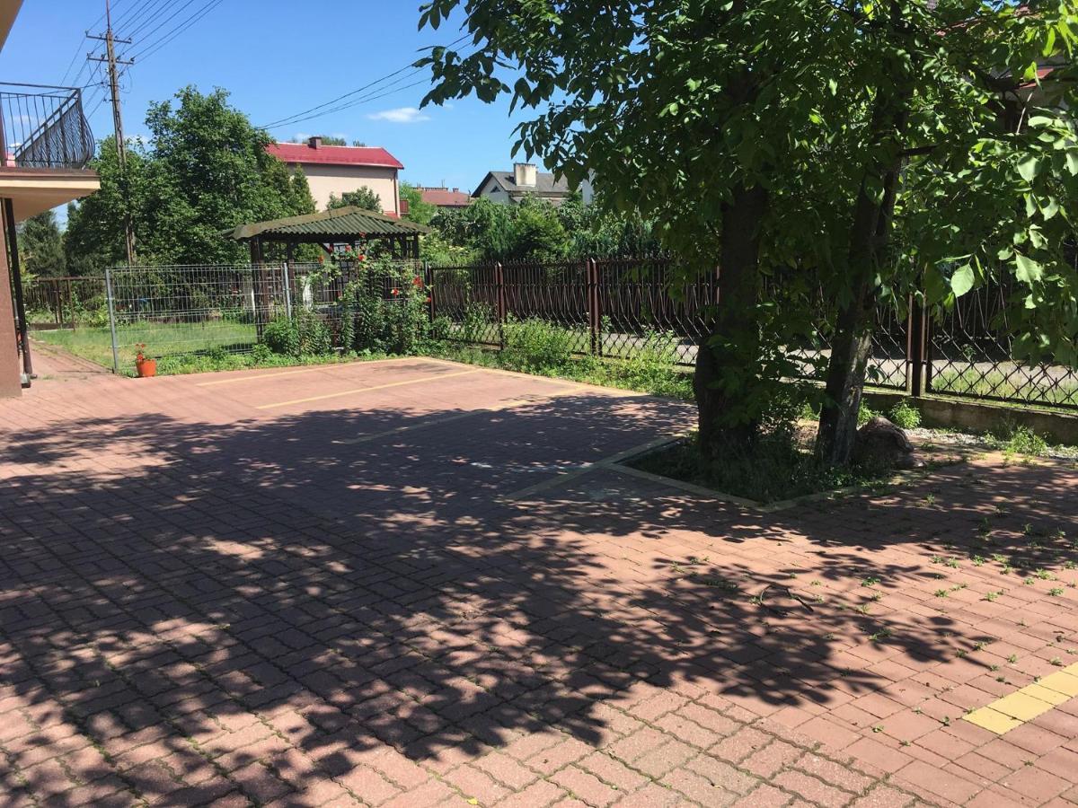 Noclegi Pracownicze Зелонка Экстерьер фото
