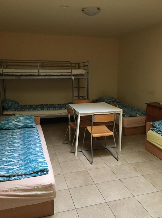 Noclegi Pracownicze Зелонка Экстерьер фото